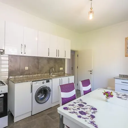 아파트 Modern Flat Near Public Transportation In Kemer *