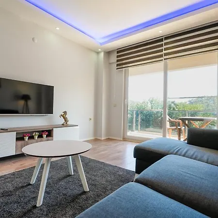 Modern Flat Near Public Transportation In Kemer 아파트 안탈리아