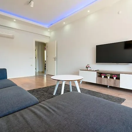 Modern Flat Near Public Transportation In Kemer * 안탈리아