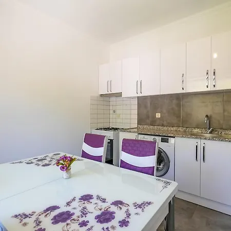 아파트 Modern Flat Near Public Transportation In Kemer