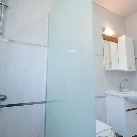 Modern Flat Near Public Transportation In Kemer